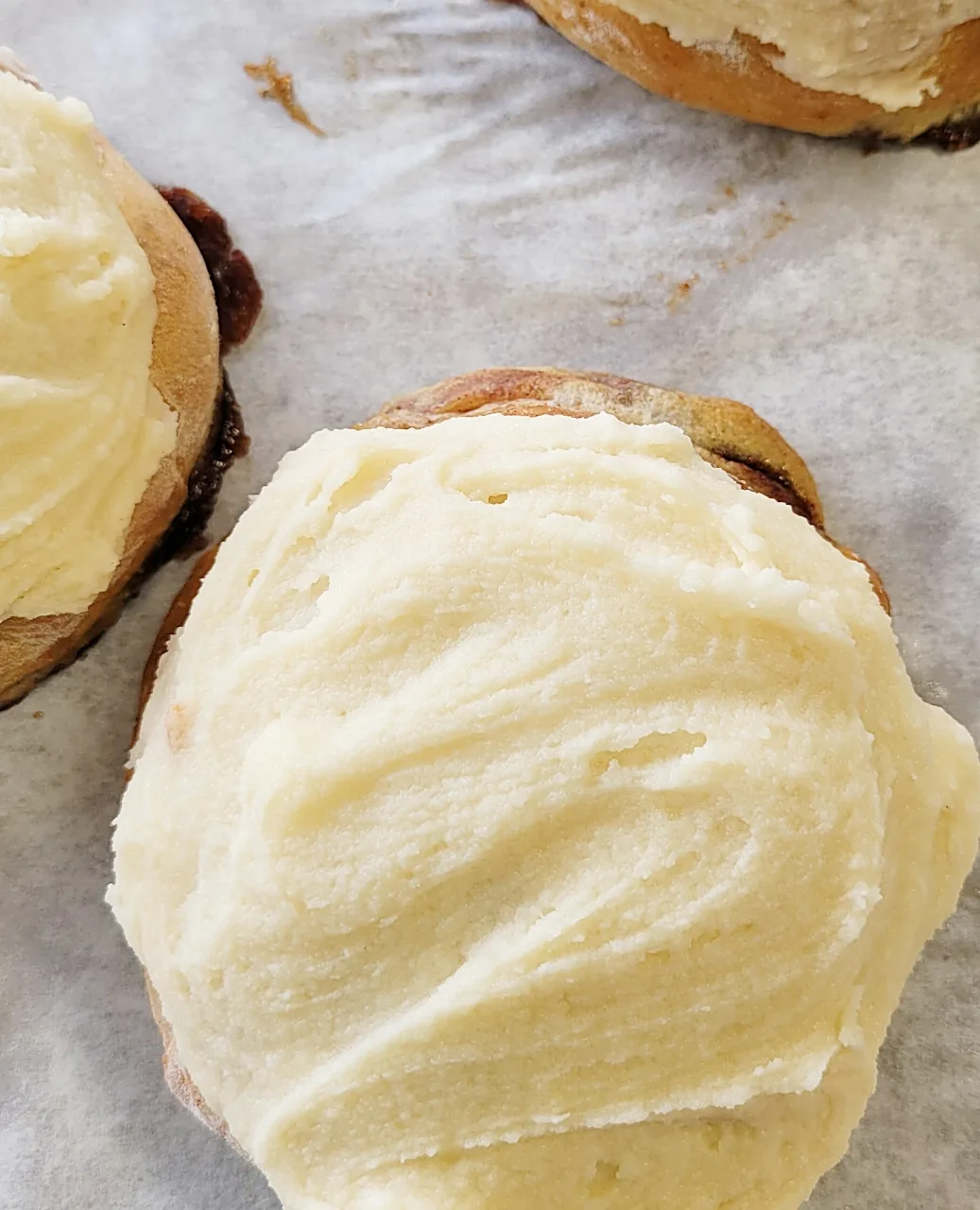 (12) Cinnamon Rolls