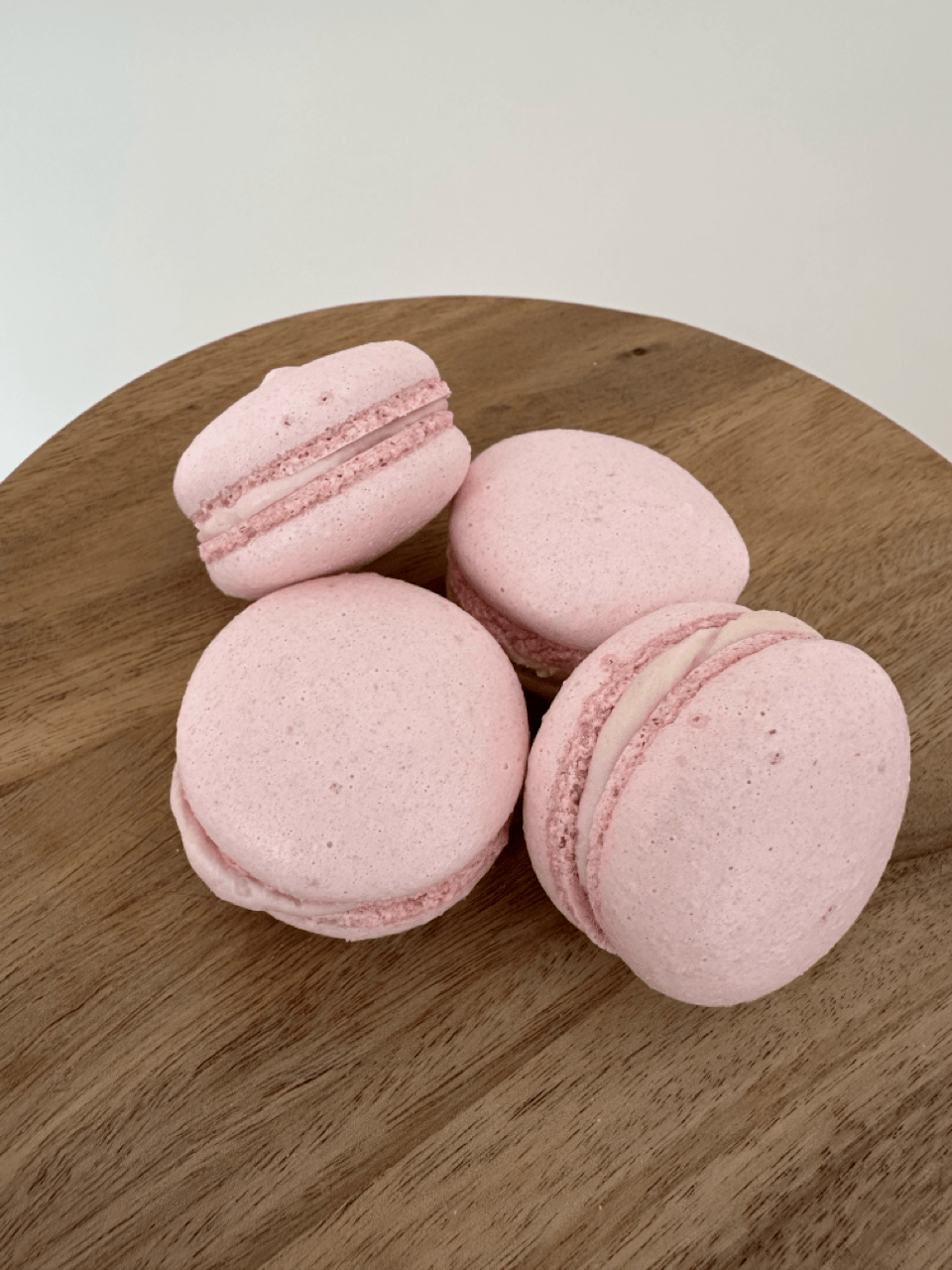 Strawberry macarons (pack of 5)