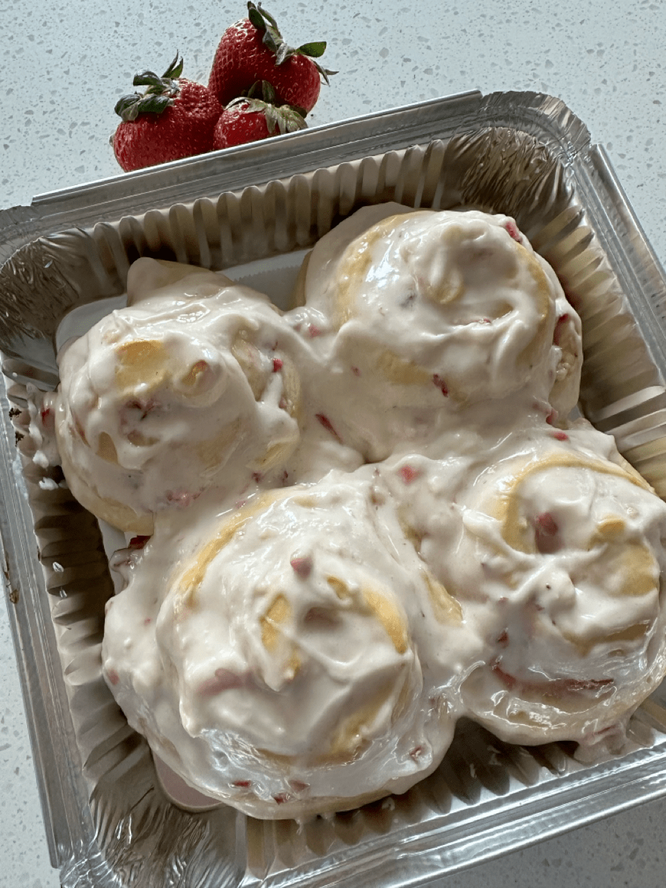 Strawberries 🍓& Cream Roll 4 count