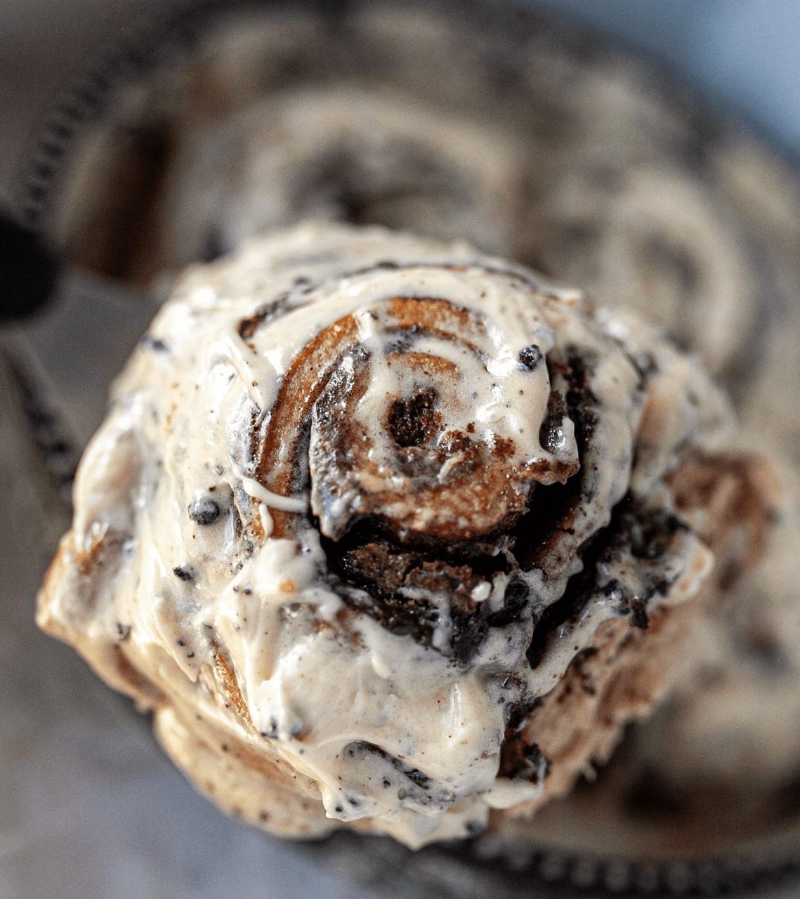 Oreo Cookies and Cream Roll (individual)