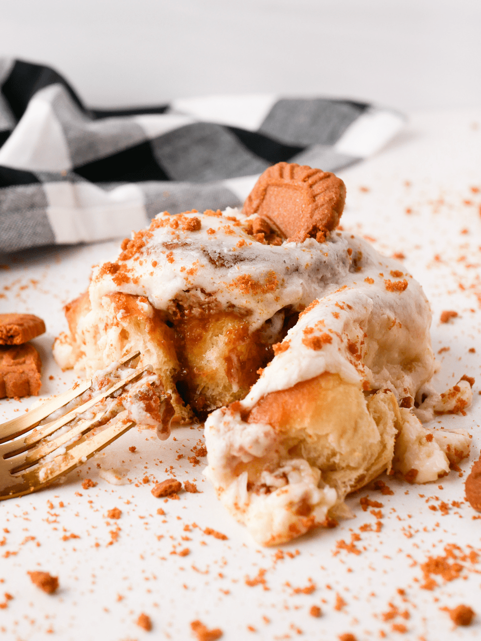 The Crumb - Biscoff Roll (4 count)