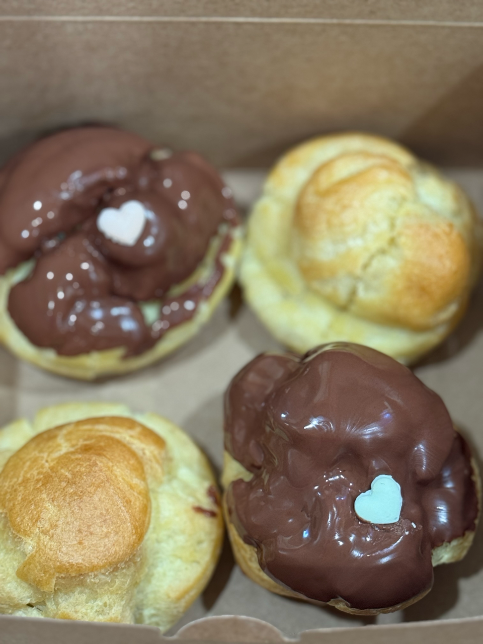 Large Cream Puffs (4 count)
