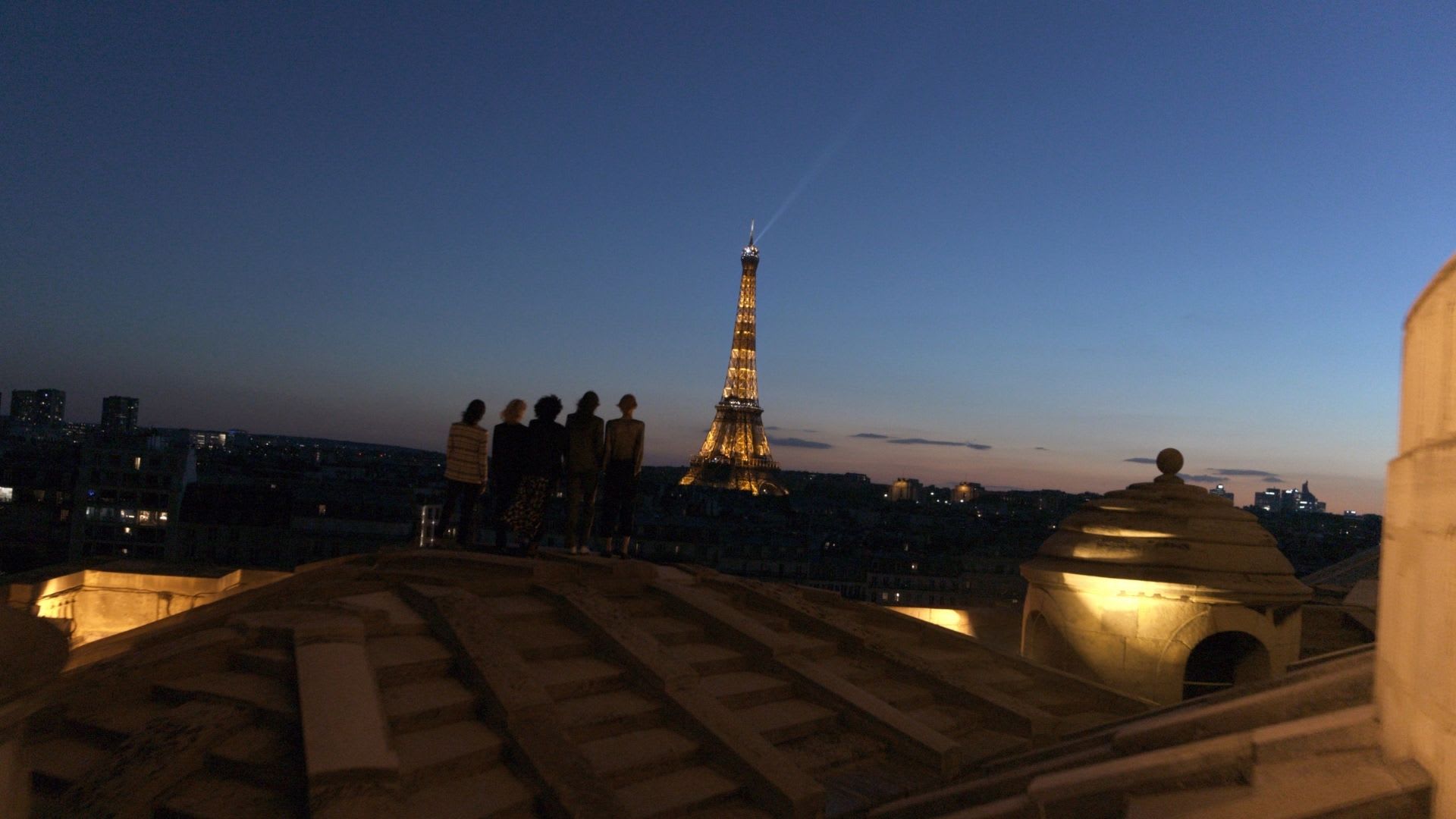 Saint Laurent conquista Parigi