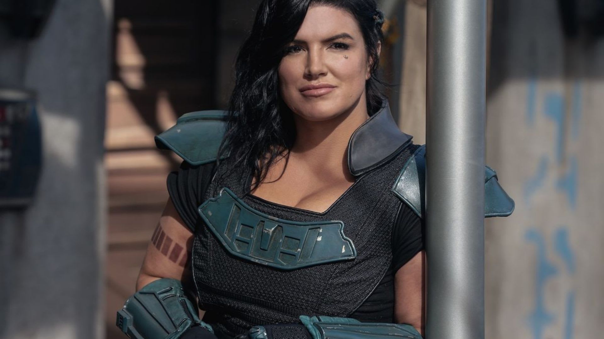 "The Mandalorian" saluta Gina Carano