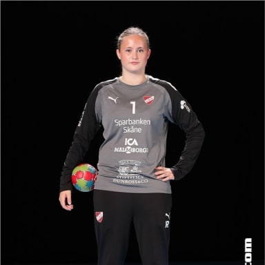 Julia Randau