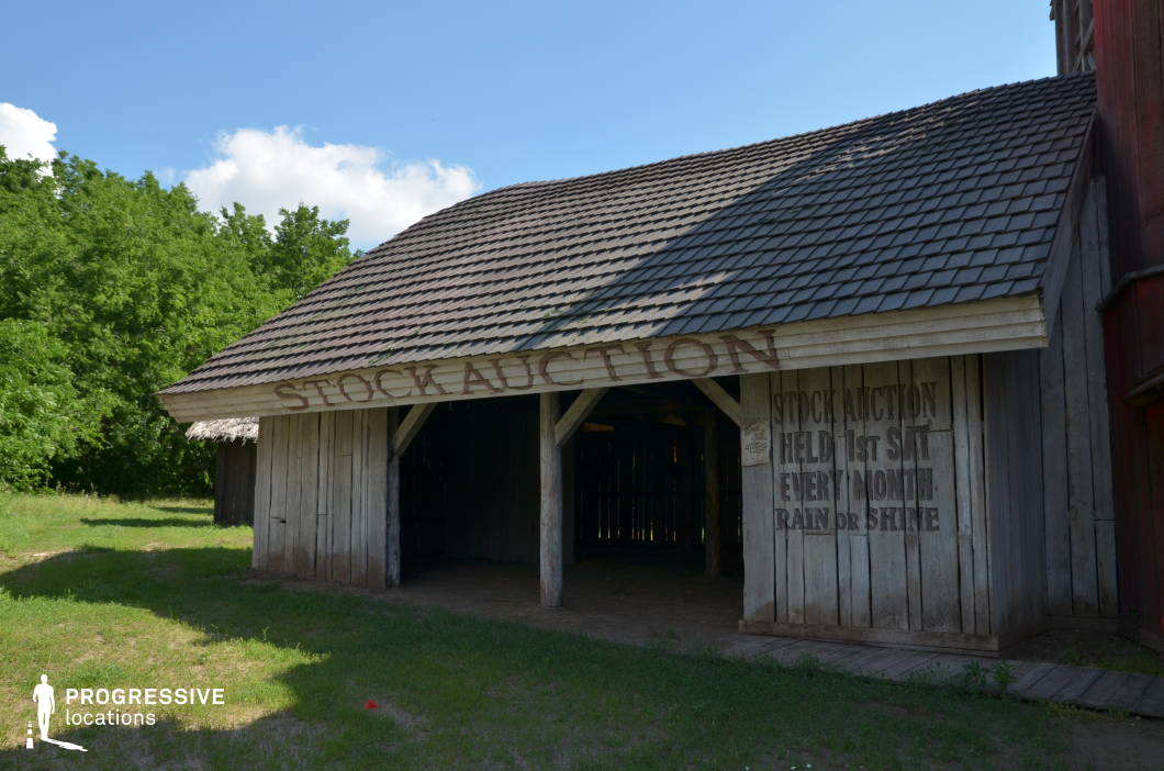 Western Town Backlot: Auction Garage