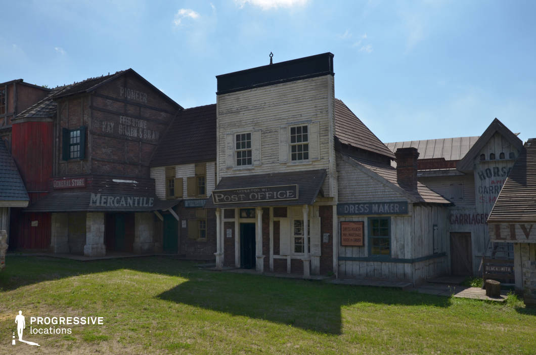 Western Town Backlot: Street Building %26 Stores
