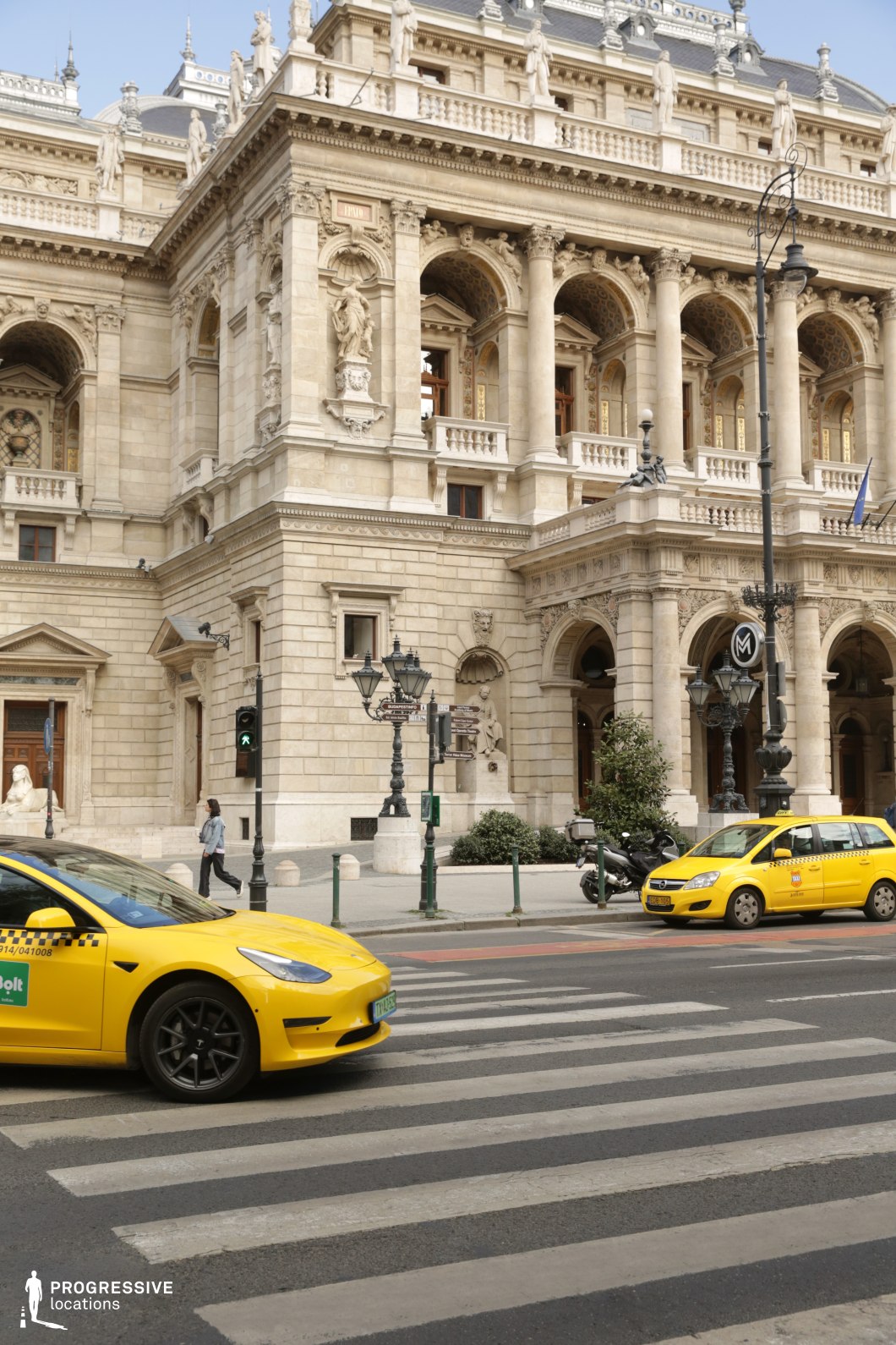 Grand neoclassical facade with monumental columns used as a shooting location for film and photography projects.