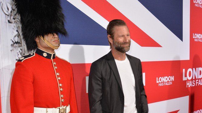 Aaron Eckhart Wander