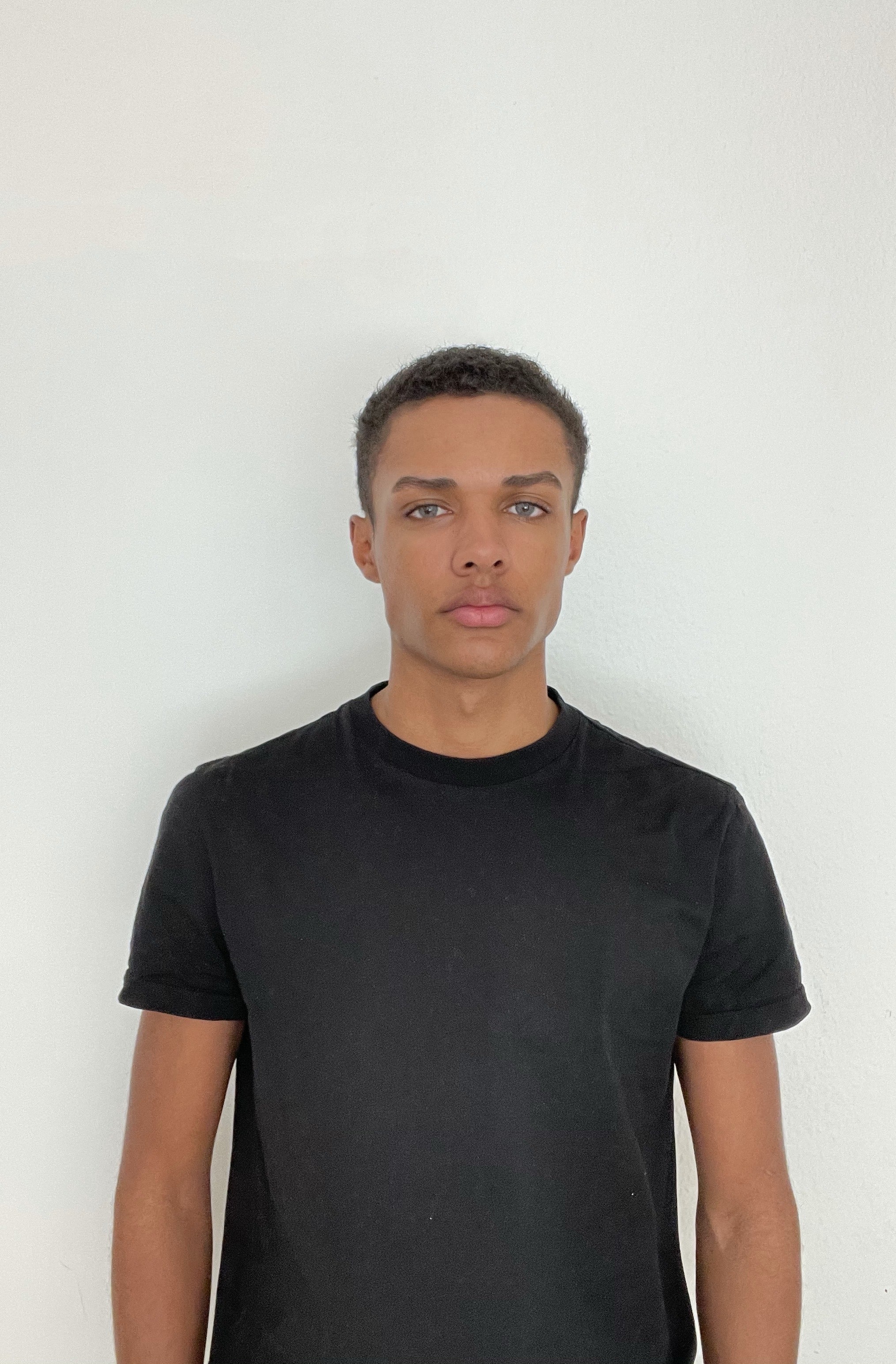 E s - Project Casting E s - Profile Photo