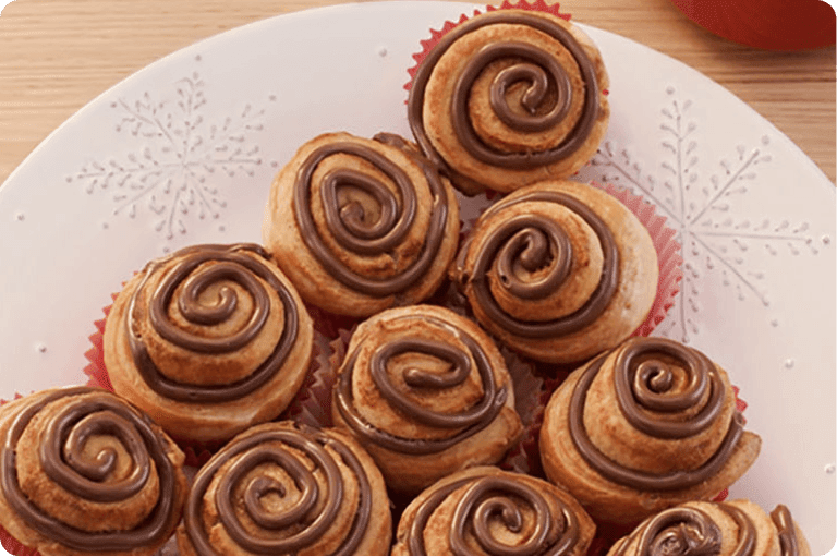 Christmas Cinnamon Rolls with Nutella®