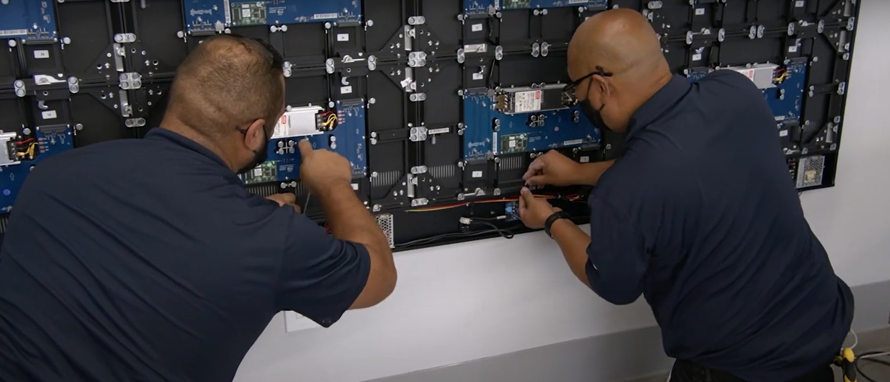 Led Screen Service LED Displays - Service And Support - Projectorpoint