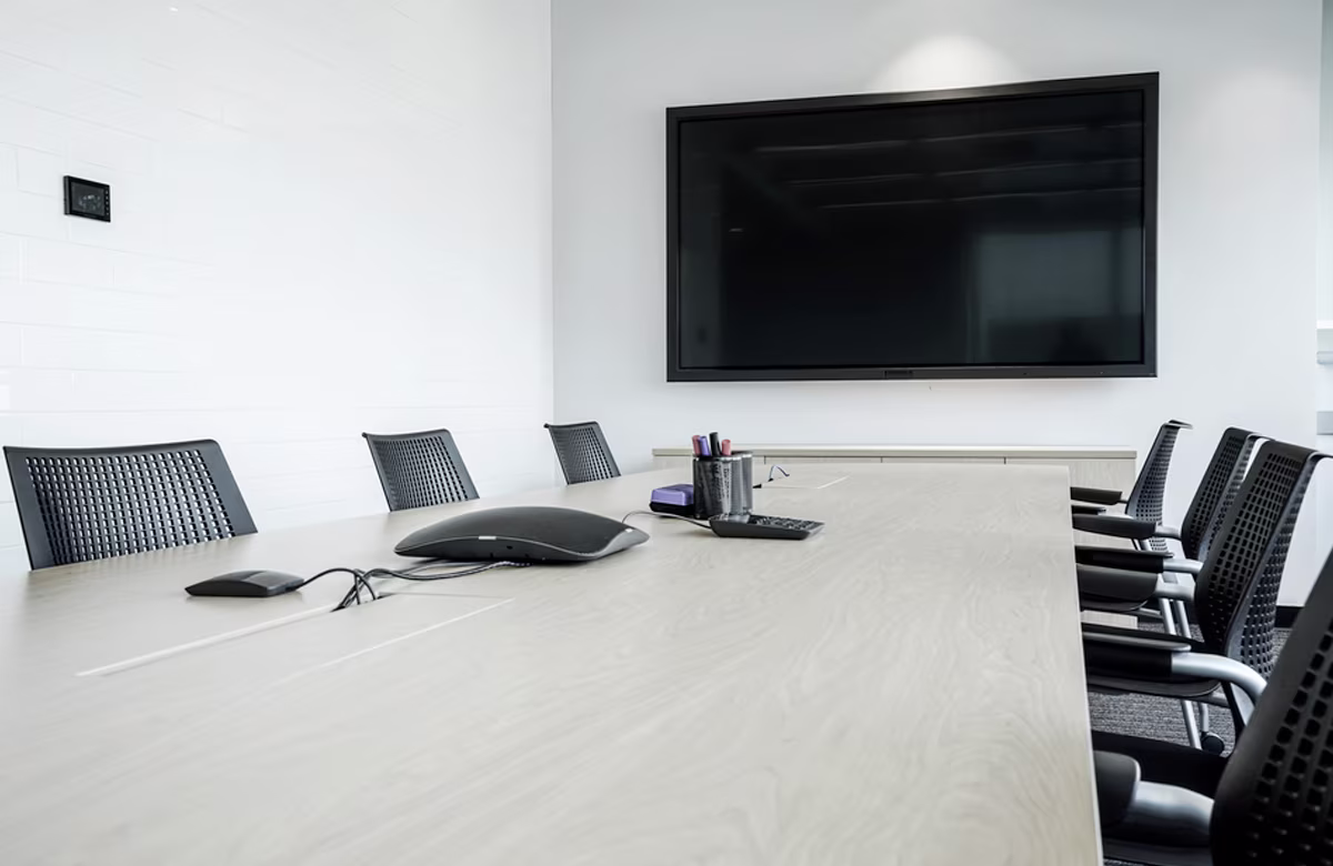 Projectorpoin Blog - How to choose the right display for data presentation