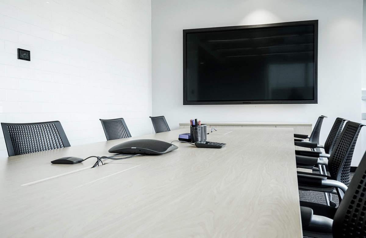 Projectorpoin Blog - How to choose the right display for data presentation