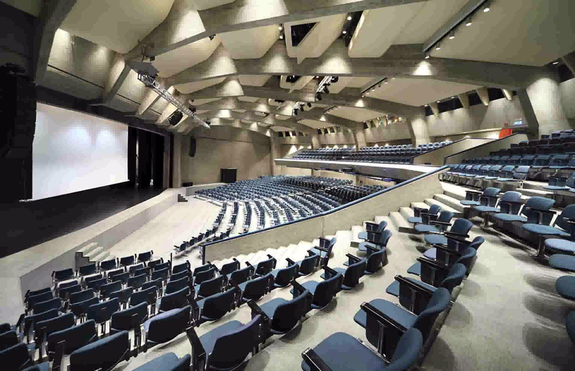 Large Venue & Commercial Projectors