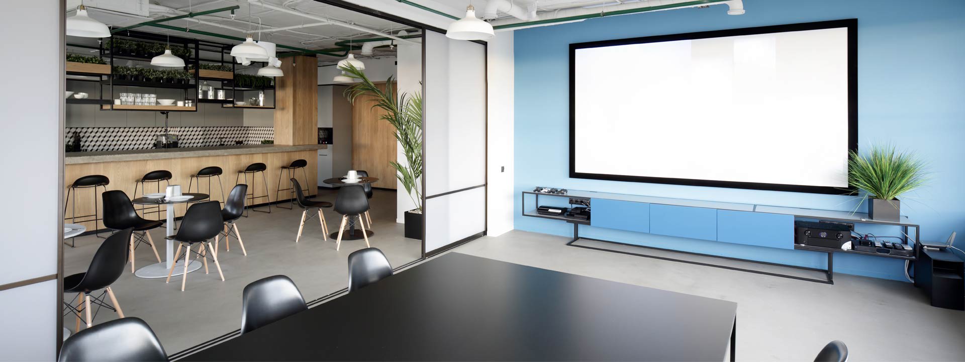 Projector Screens from Projectorpoint