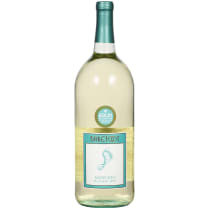 Barefoot Moscato is a sweet wine with delicious mouth watering flavors of - Image 1 of 2