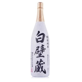 Shirakabe Gura Junmai Sake Bottle (720 ml)
