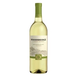 Woodbridge Sauvignon Blanc - 750mL