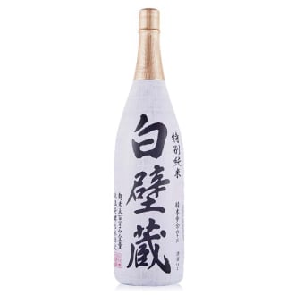 Shirakabe Gura Junmai Sake Bottle (720 ml)