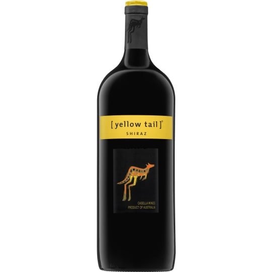 Yellowtail Shiraz - 1.75L - Shiraz - Yellow Tail The powerful Shiraz from Yellow Tail comes into the glass with dense crimson. The first nose of Shiraz flatters with notes of blackcurrants, blackberries and blueberries. The fruity notes of the bouquet are accompanied by oak wood, sunny rock and cigar crates. This dry red wine from Yellow Tail is perfect for wine lovers who prefer 0.0 grams of residual sugar in the wine. The Shiraz is already quite close to this, since it was only bottled with 11 grams of residual sugar.