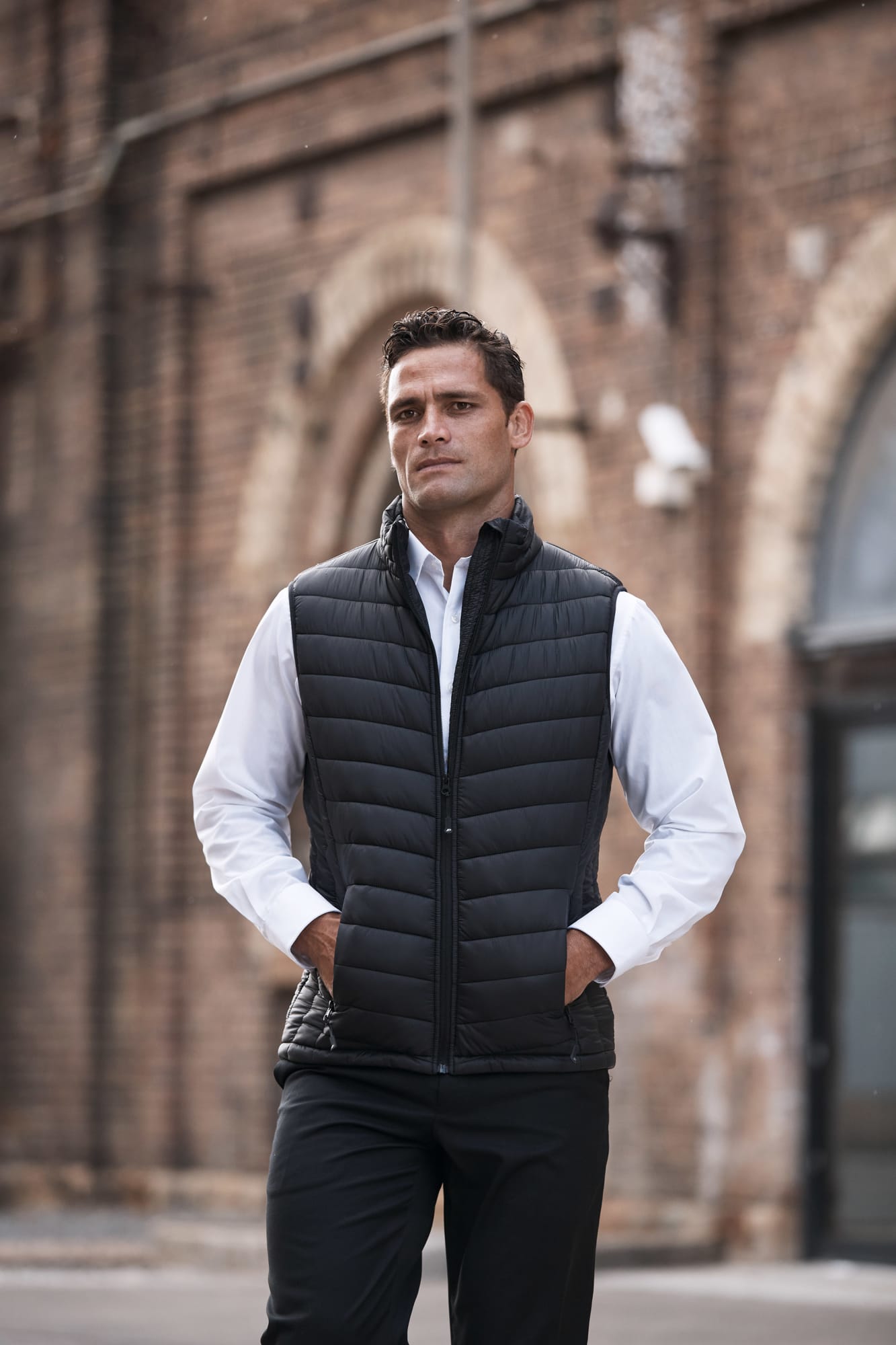 SNOWY MENS VESTS