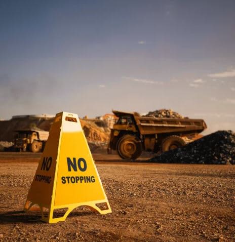 Metal Pyramid Signage Stand
