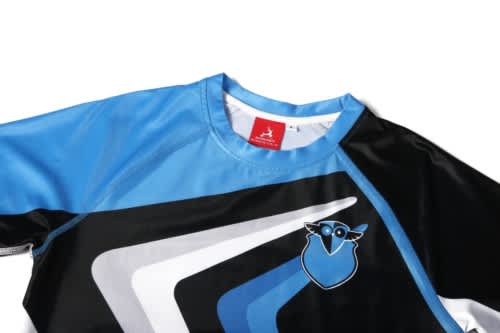 A blue and black sports uniform featuring a logo, designed for swimming teams and anti-chlorine resistance.