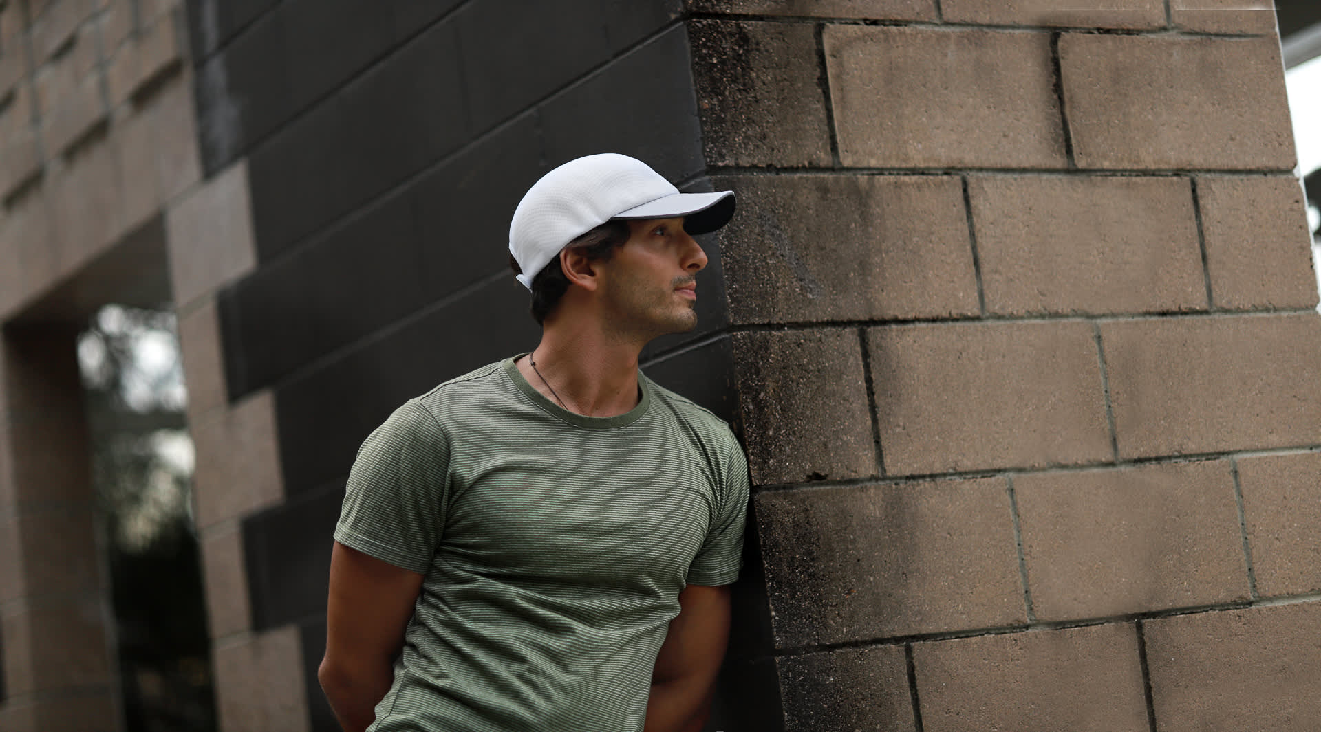 INIVI FULLY SEAMLESS SOFT MESH- SELF-GRIP HOOK & LOOP