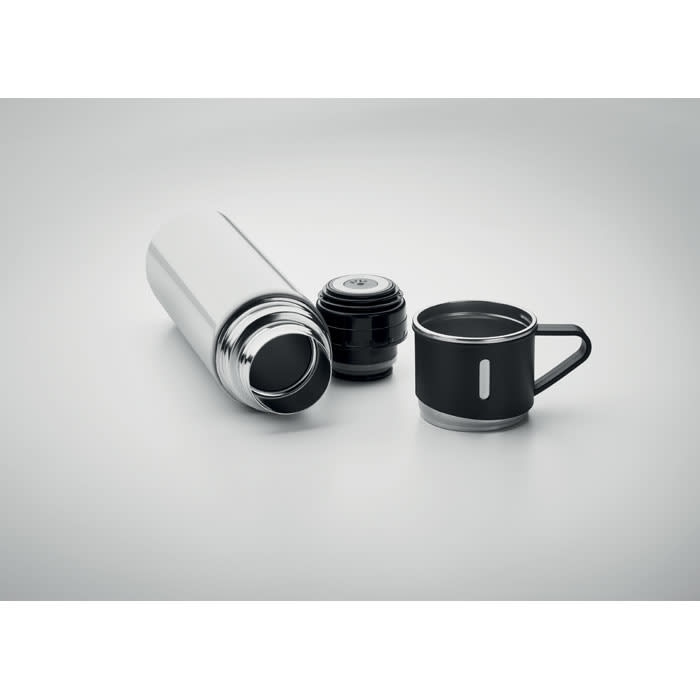 A drink bottle in silver with a black cap and a matching black cup beside it, featuring a simple design.