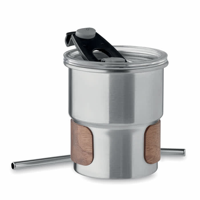 A drink bottle in stainless steel with a wooden band and a metal straw, featuring a lid with a lever.