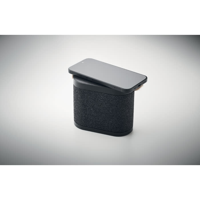 A black drink bottle with a fitted lid, featuring a textured surface and a minimalist design. It has a logo on it.