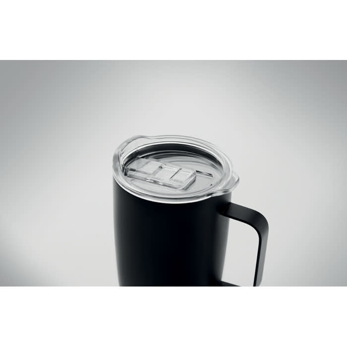 A drink bottle in black features a clear lid and a handle, designed for easy use.