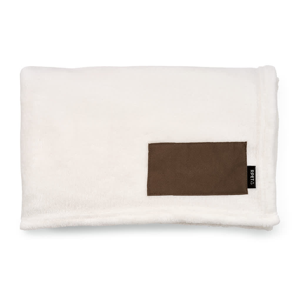 A white blanket made of rPET with a brown customisable patch. Features a branding logo.