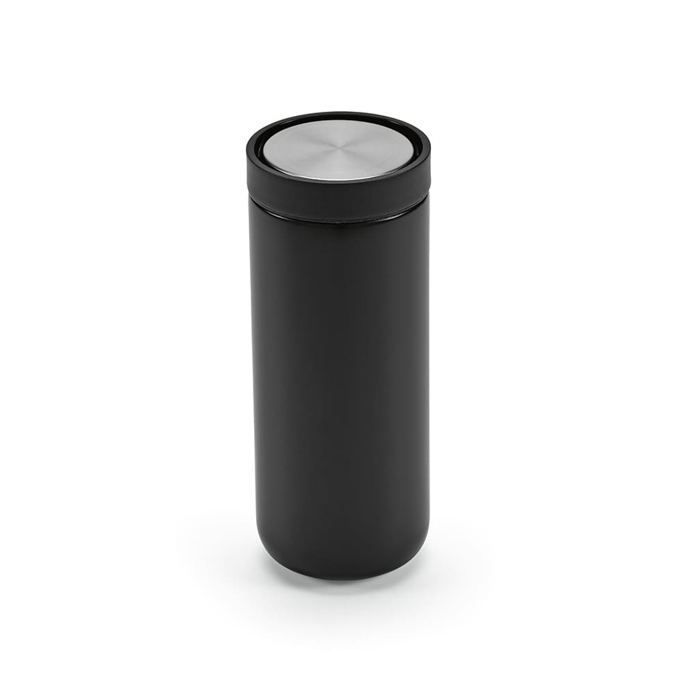 A drink bottle in matte black with a stainless steel lid, featuring a double wall and 360º push lid.
