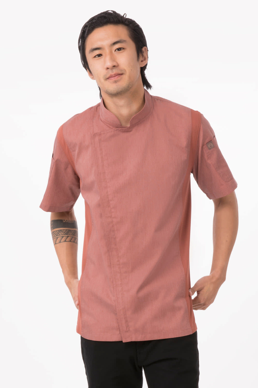 A men’s chef jacket in a rose colour with short sleeves and a logo on the sleeve.