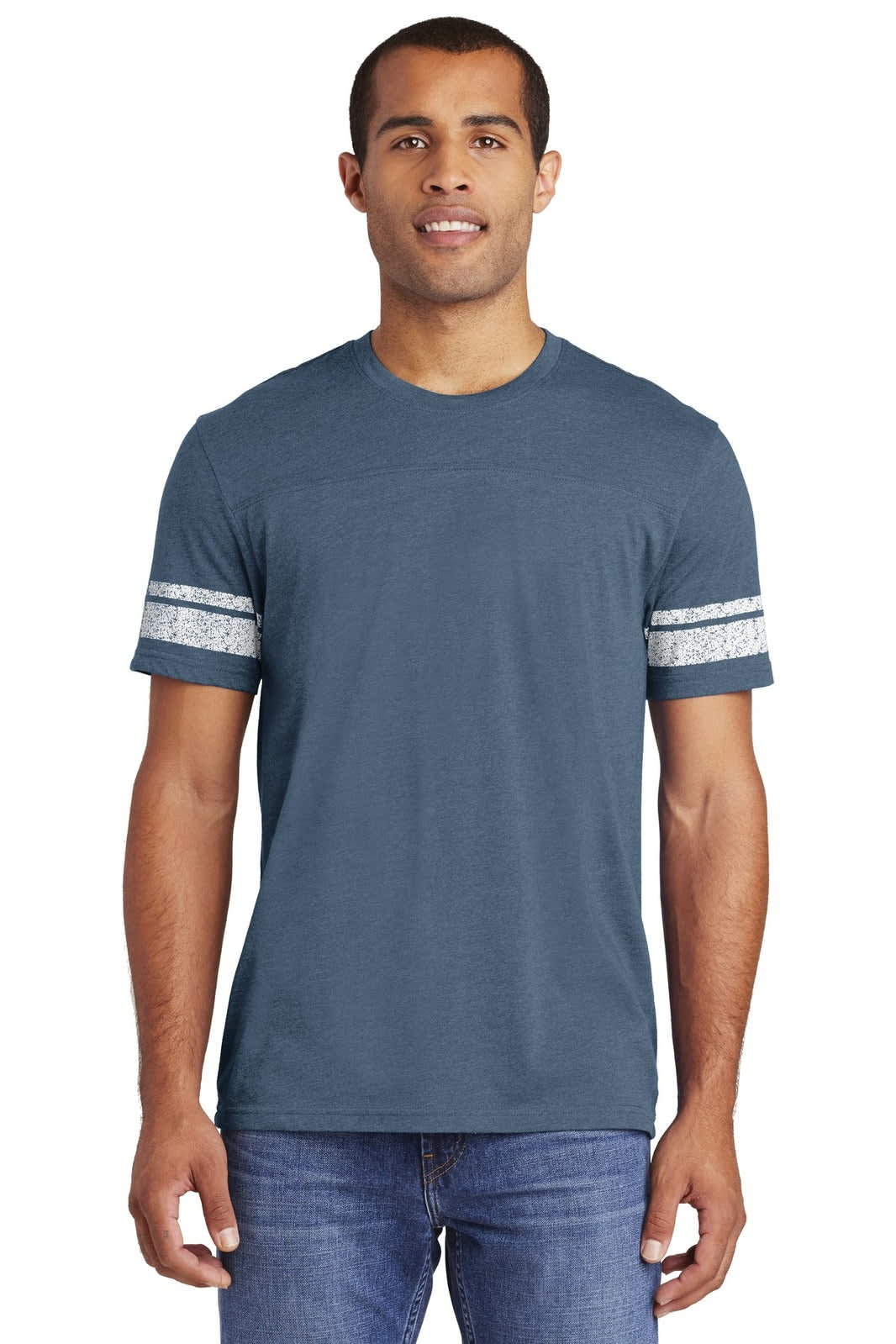 A men's t-shirt in blue with patterned short sleeves, featuring a logo. Ideal for casual wear.