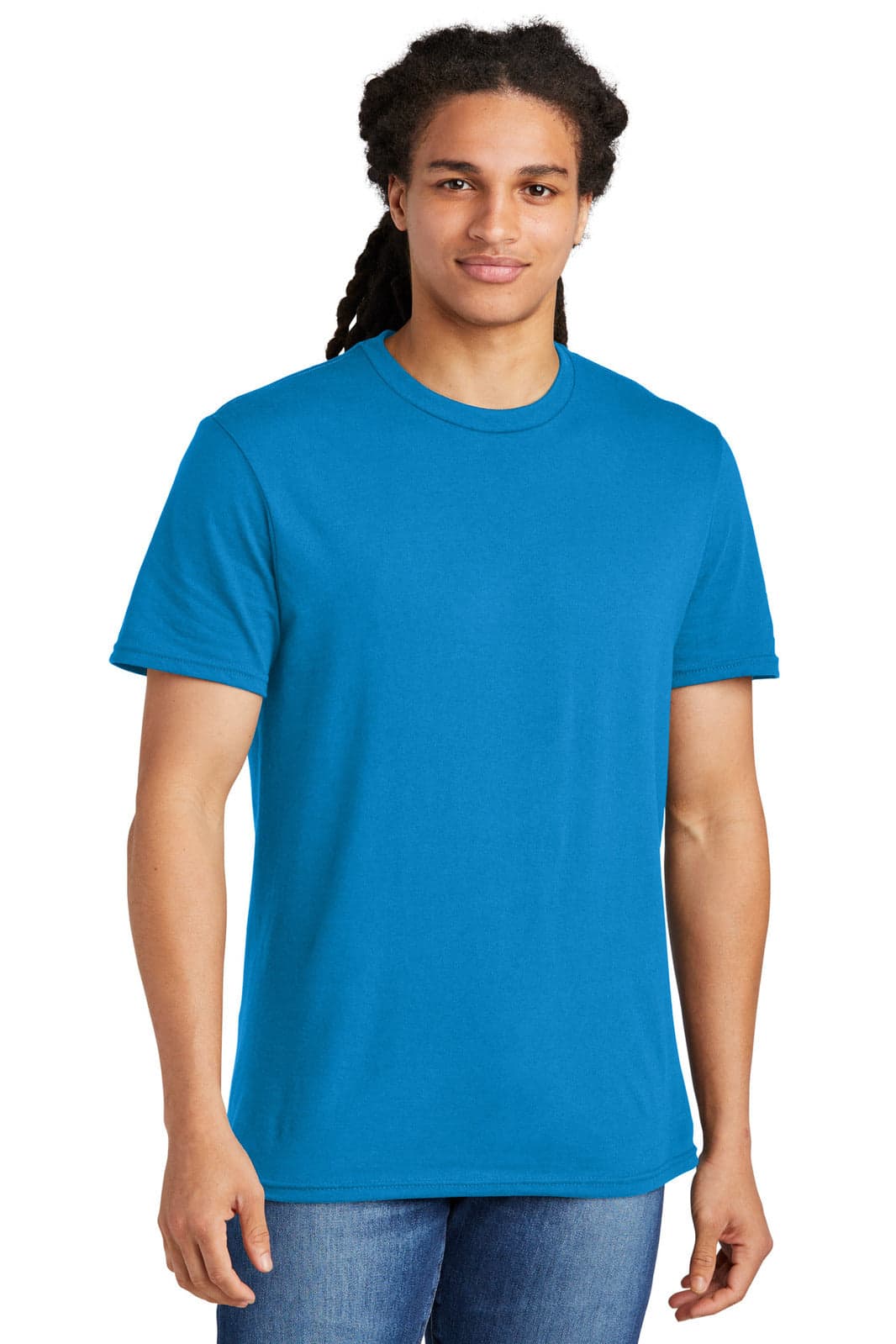 A blue short-sleeve t-shirt for young men, featuring a standard crew neck and a fitted shape.
