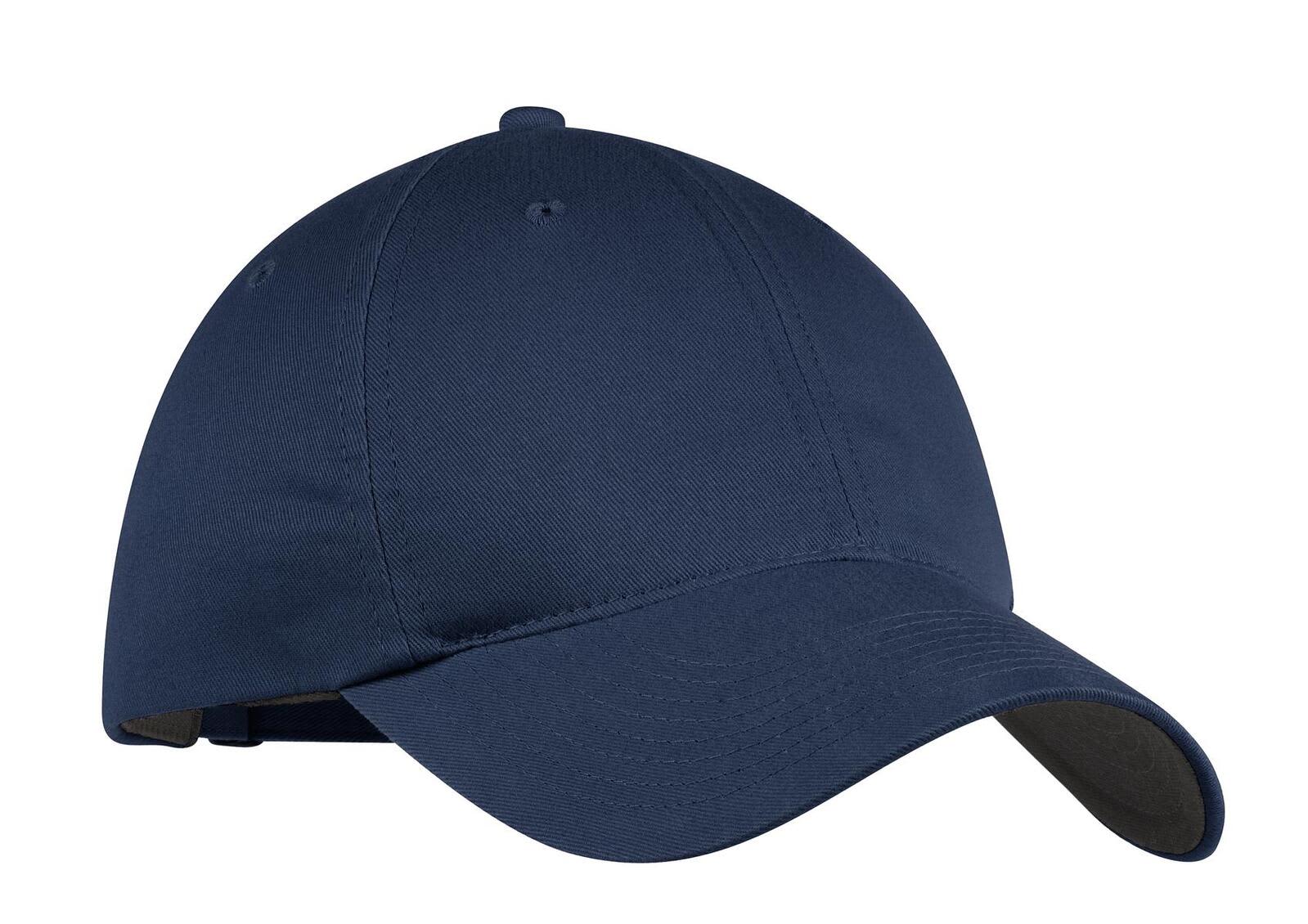 A navy blue cap made of twill fabric, featuring an adjustable strap and a brand logo.