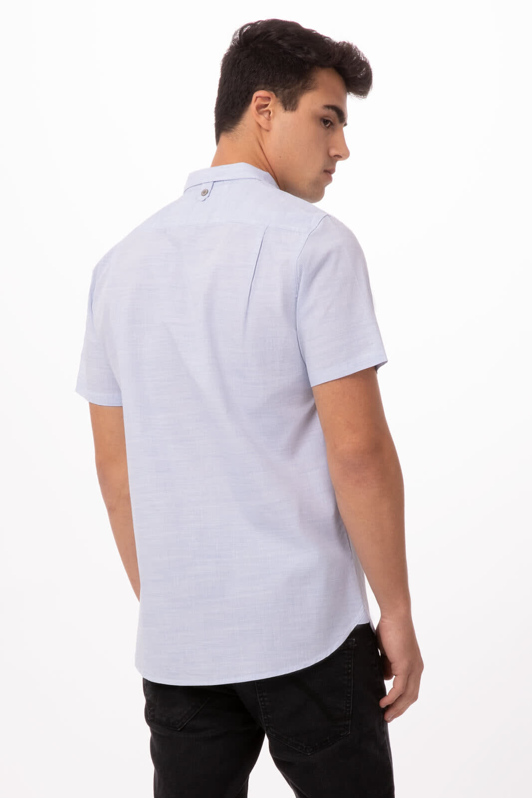 A short-sleeved men's shirt in light blue, featuring a collar and a logo on the back.