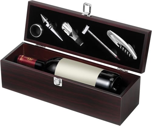 Wooden wine gift set