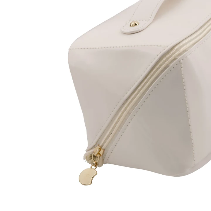 Verona Essentials Bag - image 12