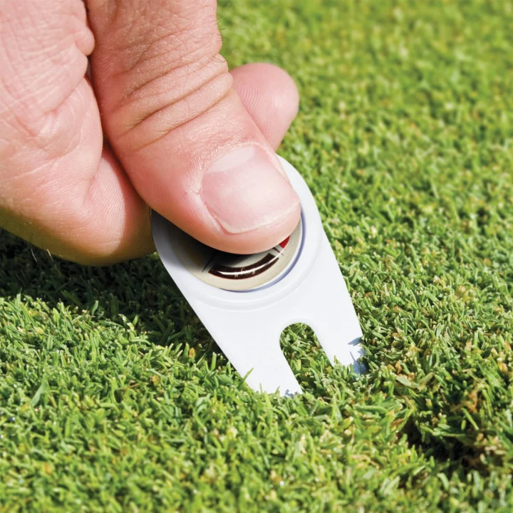 Golf Divot Repairer with Marker - image 3