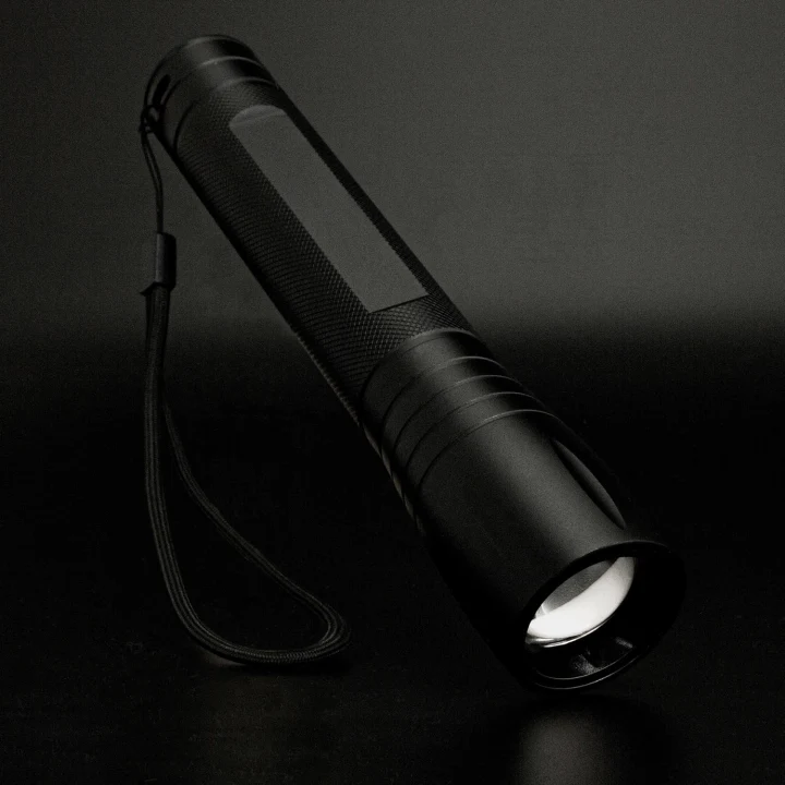 Swiss Peak 10W Cree Torch - image 5