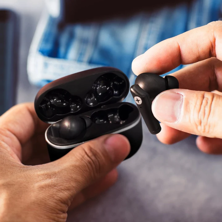 Swiss Peak TWS Earbuds 2.0 - image 10