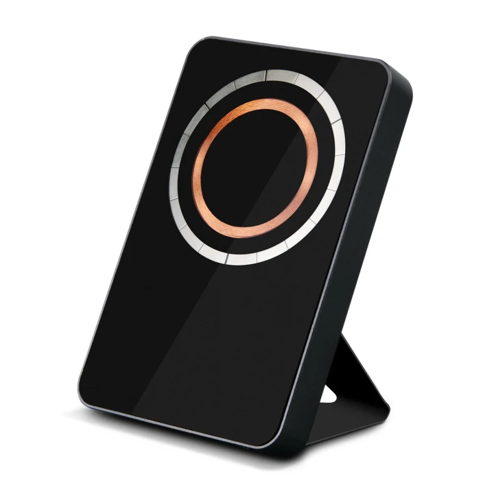 INGENIO Arc Wireless Charging Power Bank - image 3