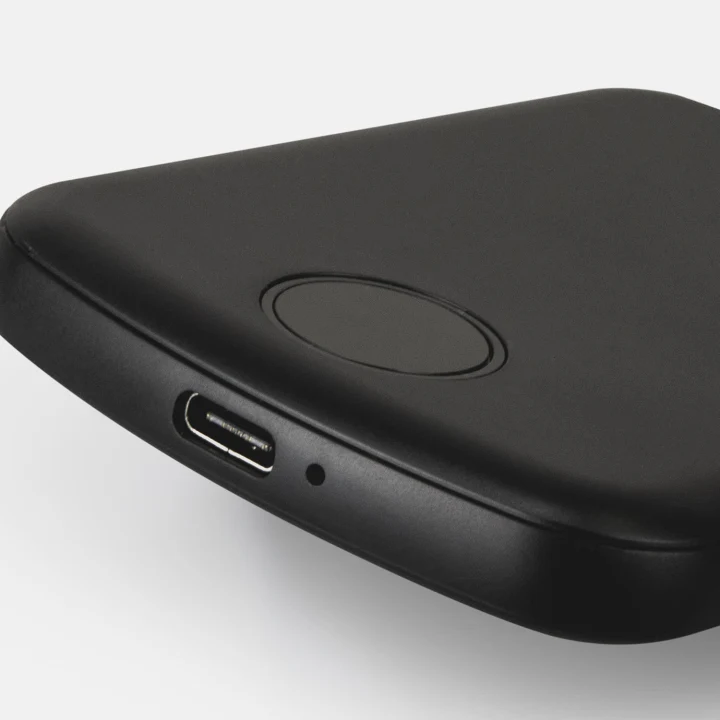 INGENIO MagSnap Wireless Charging Power Bank - image 3