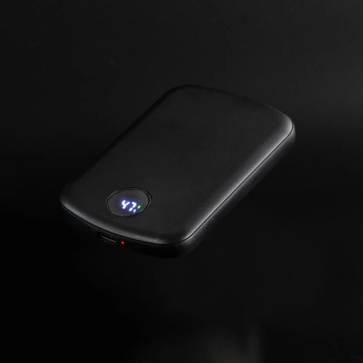 INGENIO MagSnap Wireless Charging Power Bank - image 9
