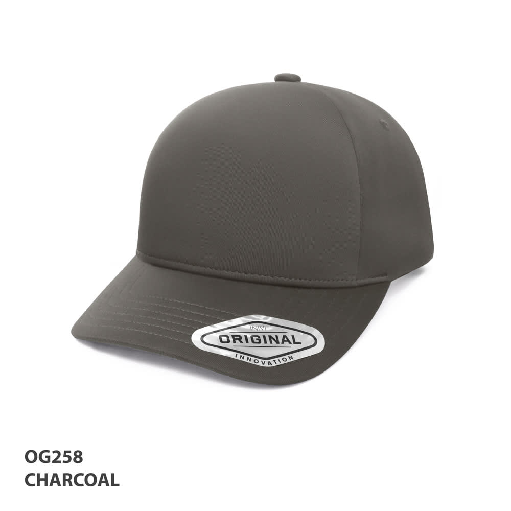 Seam-Free Tech Cap GR-OG258 A charcoal grey cap with a curved brim and a logo on the side, featuring a seamless design.