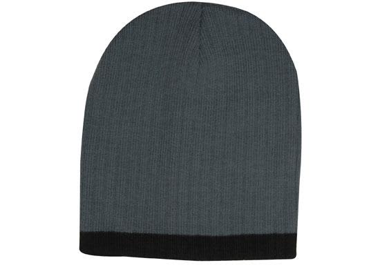 Two Tone Cable Knit Beanie - Toque HE-4195 A two-tone cable knit beanie in grey with a black rim. It has a logo on one side.